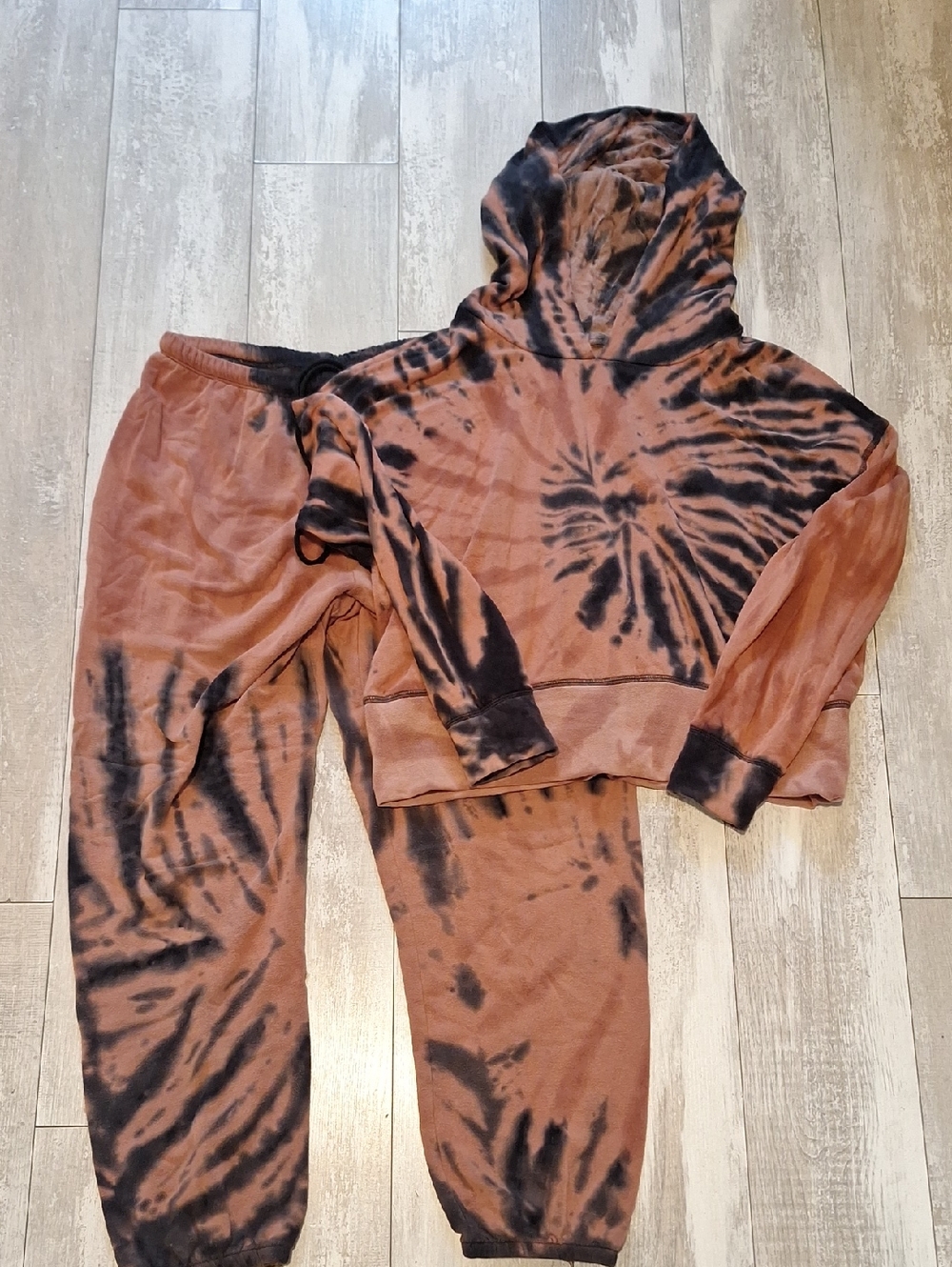 Tie-Dye Hooded Sweatshirt and Jogger Set - Rust & Black Size Medium Offline